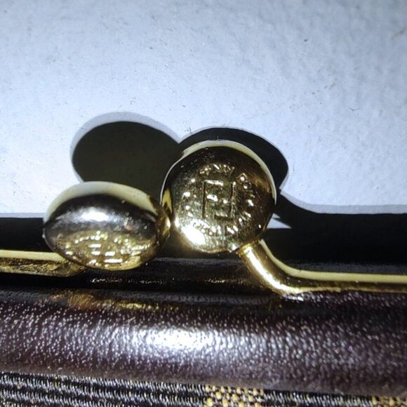 Fendi zucca vintage kisslock wallet EUC - Picture 4 of 5